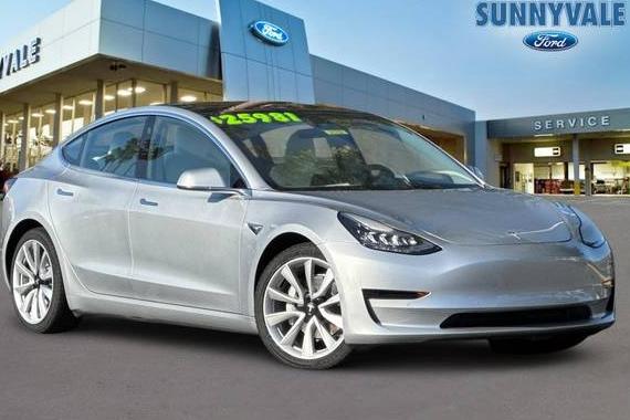 TESLA MODEL 3 2018 5YJ3E1EBXJF100561 image TESLA MODEL 3 2018 5YJ3E1EBXJF100561 image